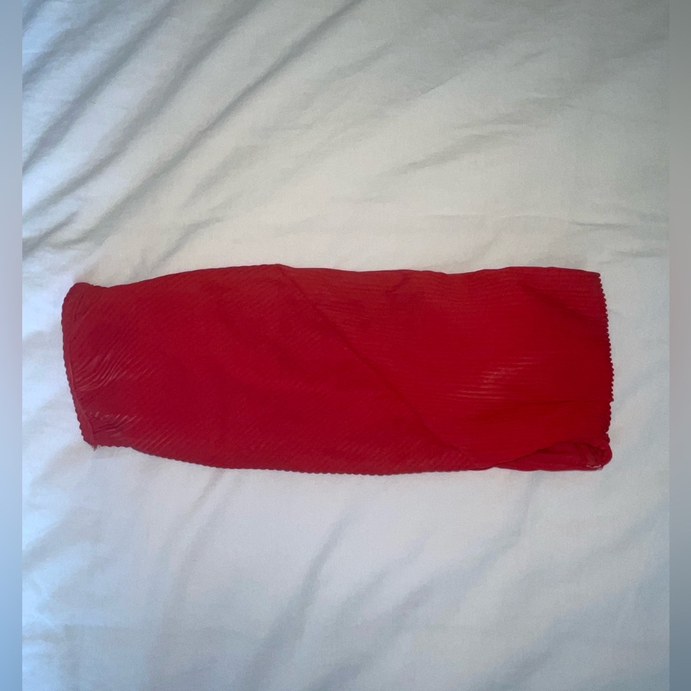 Hollister bright red ribbed bandeau bikini top. Size L
